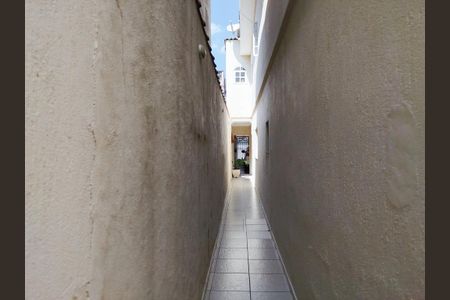 Casa à venda com 160m², 3 quartos e 2 vagasCorredor lateral