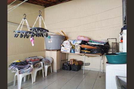 Casa à venda com 160m², 3 quartos e 2 vagasÁrea de Serviço