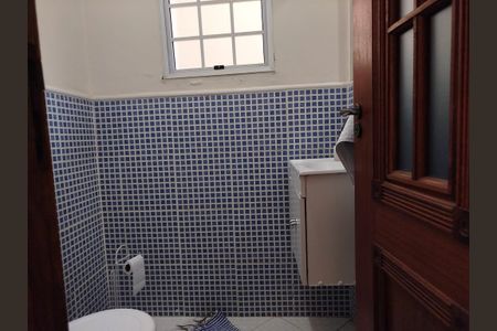 Casa à venda com 160m², 3 quartos e 2 vagasBanheiro 3 - Lavabo