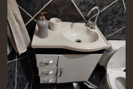 Casa à venda com 160m², 3 quartos e 2 vagasBanheiro 2