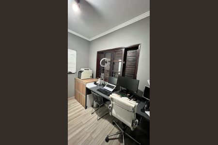 Casa à venda com 171m², 3 quartos e 2 vagasQuarto 2