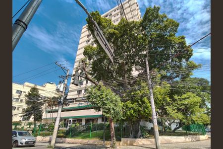 Apartamento à venda com 85m², 2 quartos e 1 vagaFachada e portaria