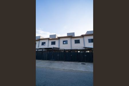 Apartamento para alugar com 49m², 2 quartos e 2 vagasFachada