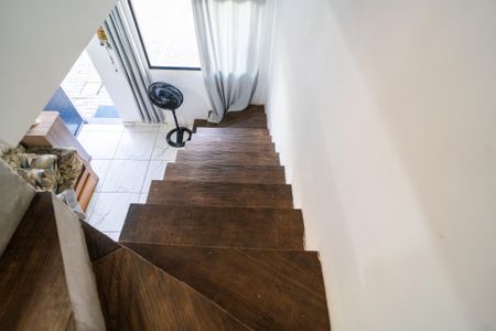 Apartamento para alugar com 49m², 2 quartos e 2 vagasEscada