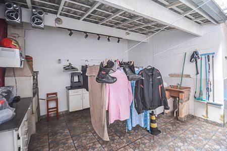 Casa à venda com 170m², 2 quartos e 2 vagasEdícula
