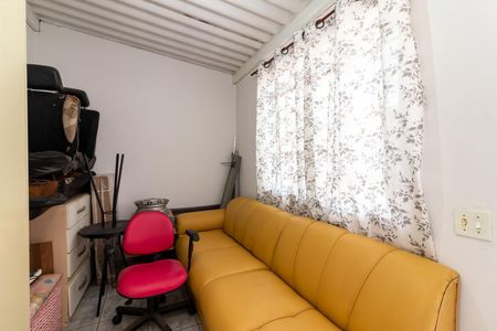 Casa à venda com 121m², 2 quartos e 1 vagaQuarto de Serviço