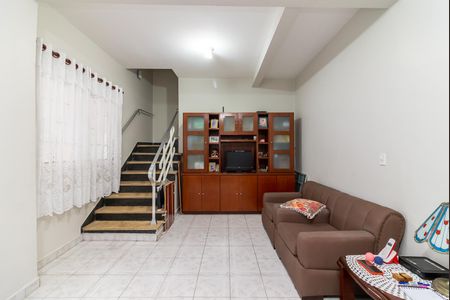 Casa à venda com 121m², 2 quartos e 1 vagaSala