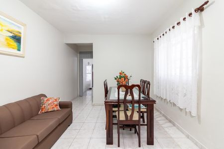 Casa à venda com 121m², 2 quartos e 1 vagaSala