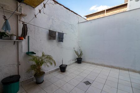 Casa à venda com 121m², 2 quartos e 1 vagaÁrea de Serviço
