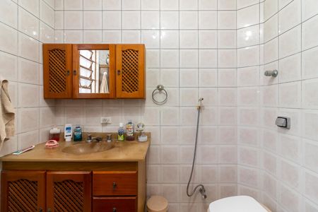 Casa à venda com 121m², 2 quartos e 1 vagaBanheiro 1