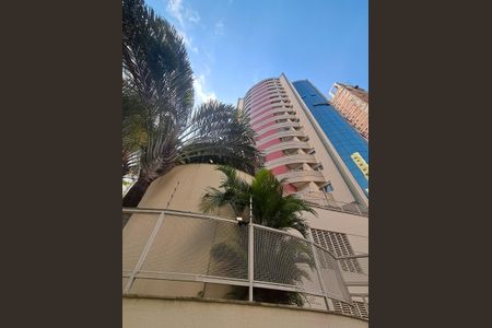 Apartamento à venda com 105m², 3 quartos e 3 vagasFachada
