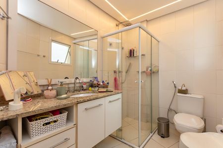 Apartamento à venda com 105m², 3 quartos e 3 vagasBanheiro do quarto 3 Suíte