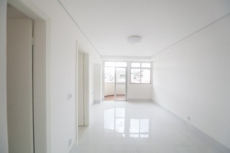 sala de apartamento para alugar com 1 quarto, 50m² em Buritis, Belo Horizonte