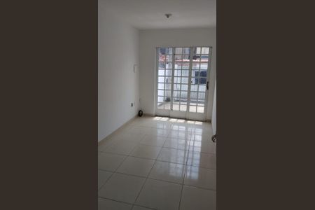 Casa para alugar com 75m², 2 quartos e 1 vagaSala