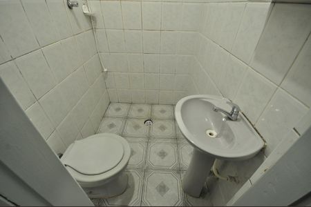 Banheiro de casa para alugar com 1 quarto, 60m² em Vila Nilo, São Paulo