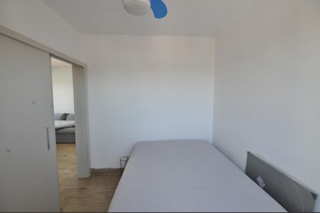 Apartamento à venda com 60m², 2 quartos e 2 vagasQuarto 2