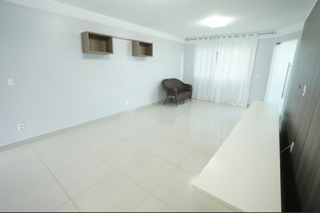 Casa de Condomínio para alugar com 3 quartos, 129m² em Jardim Europa, Goiânia