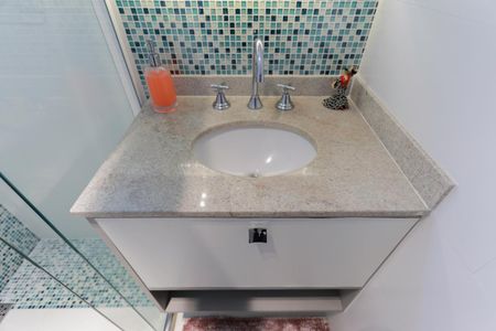 Apartamento à venda com 71m², 2 quartos e 1 vagaBanheiro social