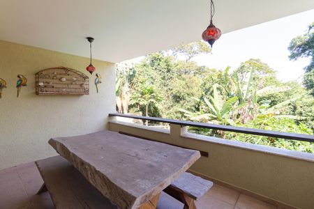 Casa para alugar com 450m², 3 quartos e 9 vagasSacada