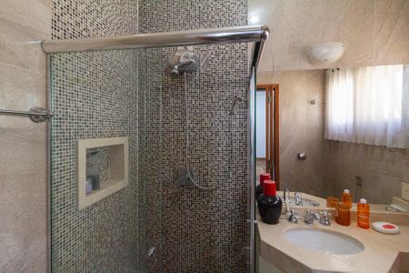 Casa para alugar com 450m², 3 quartos e 9 vagasBanheiro da suíte 1