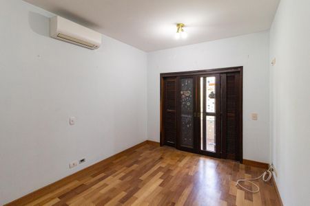 Casa para alugar com 450m², 3 quartos e 9 vagasSuíte 1