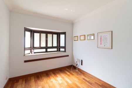 Casa para alugar com 450m², 3 quartos e 9 vagasEscritório