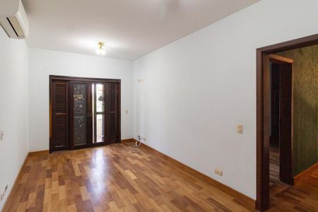 Casa para alugar com 450m², 3 quartos e 9 vagasSuíte 1