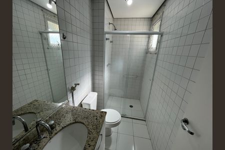 Apartamento para alugar com 170m², 4 quartos e 3 vagas Apartamento para alugar com 170m², 4 quartos e 3 vagasBanheiro da Suíte 1