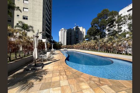 Apartamento para alugar com 170m², 4 quartos e 3 vagas Apartamento para alugar com 170m², 4 quartos e 3 vagasÁrea comum - Piscina