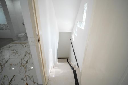 Casa para alugar com 140m², 3 quartos e 1 vagaEscada Quartos