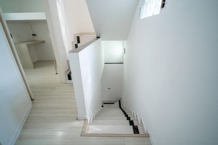 Casa para alugar com 140m², 3 quartos e 1 vagaEscada Quartos