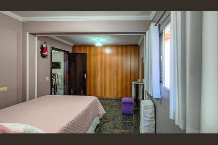 Casa à venda com 250m², 5 quartos e 3 vagasSuíte