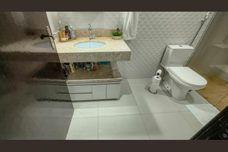 Casa à venda com 250m², 5 quartos e 3 vagasBanheiro da Suíte