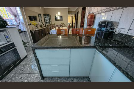 Casa à venda com 250m², 5 quartos e 3 vagasCozinha