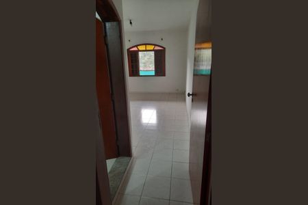 Casa à venda com 278m², 3 quartos e 4 vagas Casa à venda com 278m², 3 quartos e 4 vagasCorredor