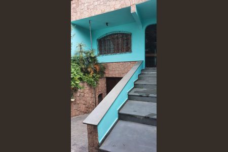 Casa à venda com 278m², 3 quartos e 4 vagas Casa à venda com 278m², 3 quartos e 4 vagasÁrea externa