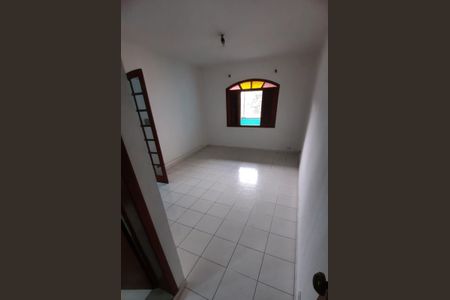Casa à venda com 278m², 3 quartos e 4 vagas Casa à venda com 278m², 3 quartos e 4 vagasSala