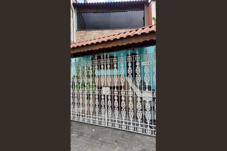 Casa à venda com 278m², 3 quartos e 4 vagas Casa à venda com 278m², 3 quartos e 4 vagasFachada