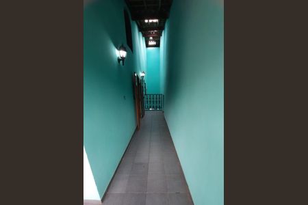 Casa à venda com 278m², 3 quartos e 4 vagas Casa à venda com 278m², 3 quartos e 4 vagasCorredor