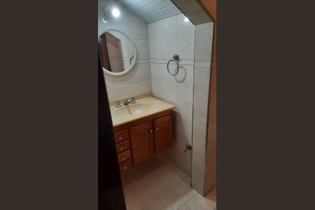 Casa à venda com 278m², 3 quartos e 4 vagas Casa à venda com 278m², 3 quartos e 4 vagasBanheiro