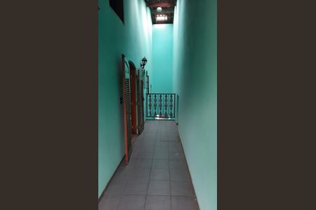 Casa à venda com 278m², 3 quartos e 4 vagas Casa à venda com 278m², 3 quartos e 4 vagasCorredor