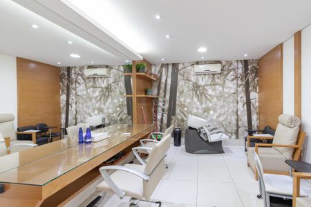 Apartamento à venda com 65m², 2 quartos e 1 vagaSalão de Beleza