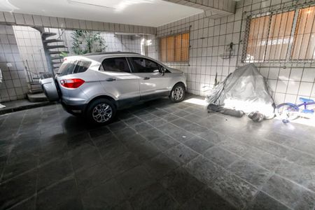Casa à venda com 180m², 3 quartos e 2 vagas Casa à venda com 180m², 3 quartos e 2 vagasGaragem
