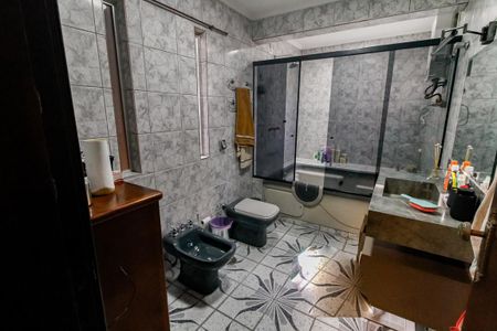 Casa à venda com 180m², 3 quartos e 2 vagas Casa à venda com 180m², 3 quartos e 2 vagasBanheiro da Suíte
