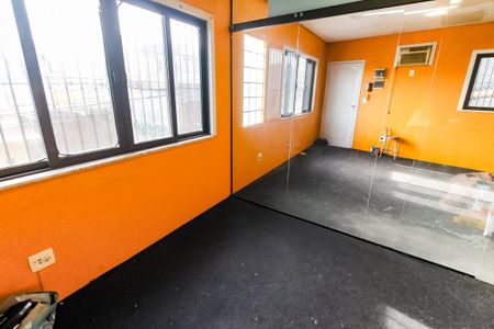 Casa à venda com 180m², 3 quartos e 2 vagas Casa à venda com 180m², 3 quartos e 2 vagasSala 5
