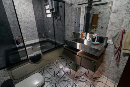 Casa à venda com 180m², 3 quartos e 2 vagas Casa à venda com 180m², 3 quartos e 2 vagasBanheiro da Suíte