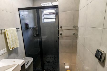 Casa à venda com 180m², 3 quartos e 2 vagas Casa à venda com 180m², 3 quartos e 2 vagasBanheiro Corredor