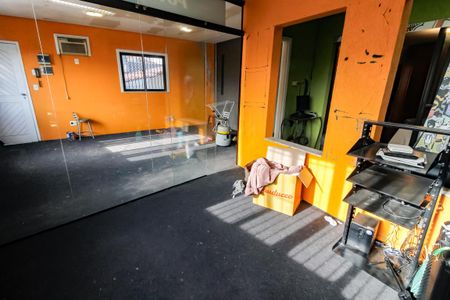 Casa à venda com 180m², 3 quartos e 2 vagas Casa à venda com 180m², 3 quartos e 2 vagasSala 5