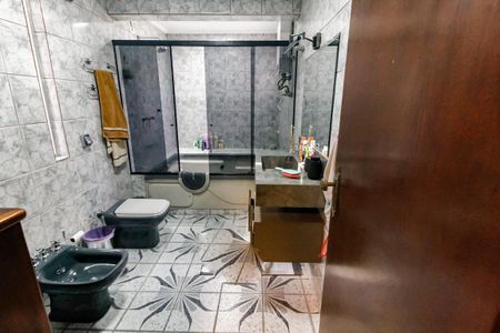 Casa à venda com 180m², 3 quartos e 2 vagas Casa à venda com 180m², 3 quartos e 2 vagasBanheiro da Suíte