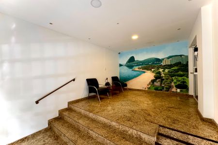 Apartamento para alugar com 128m², 3 quartos e sem vaga